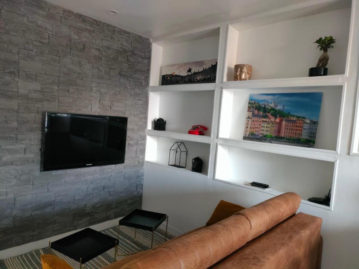 Le Petit Cocon - Parking Prive - Lyon Sud Apartment Vénissieux Екстериор снимка