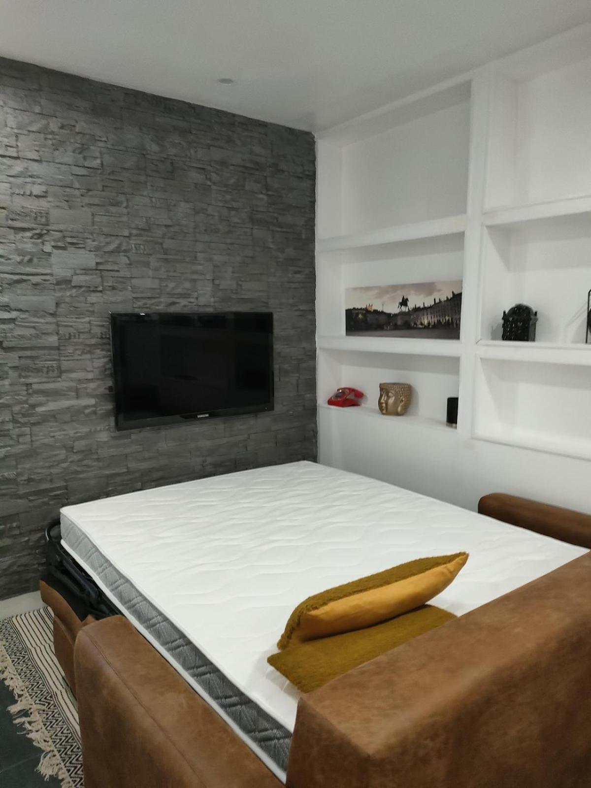 Le Petit Cocon - Parking Prive - Lyon Sud Apartment Vénissieux Екстериор снимка