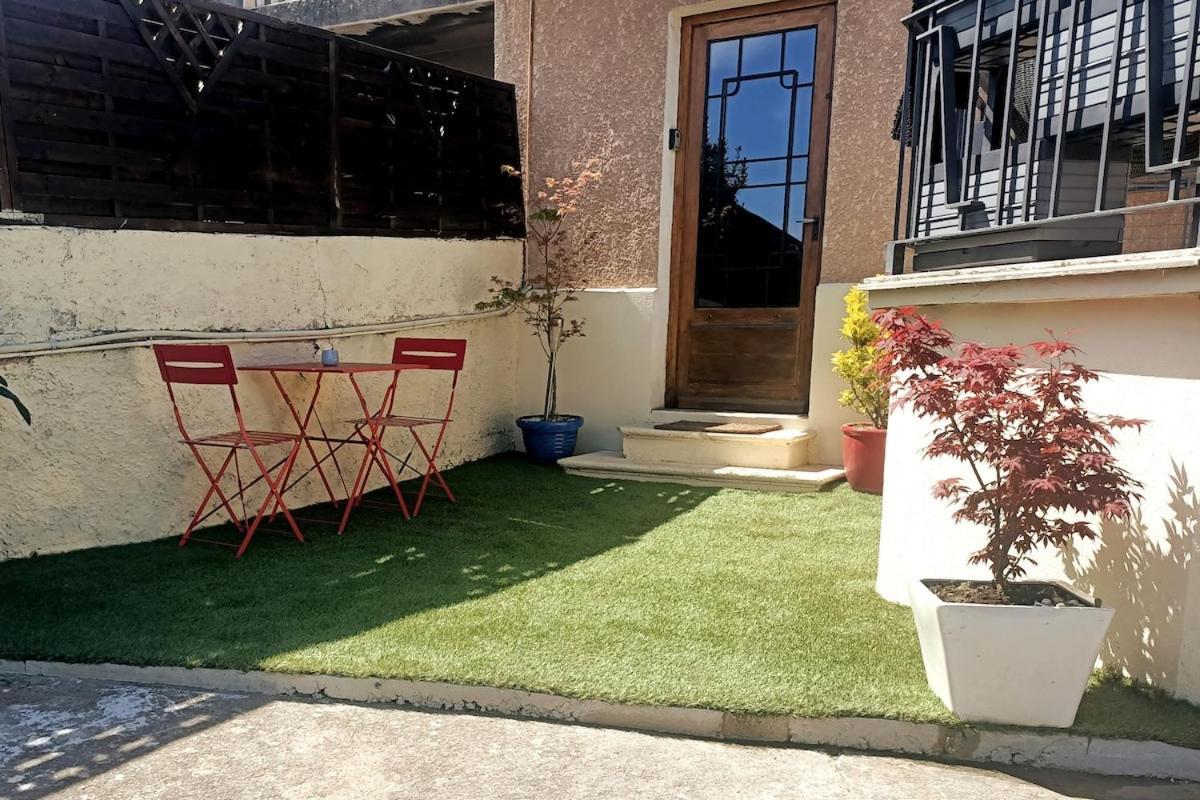 Le Petit Cocon - Parking Prive - Lyon Sud Apartment Vénissieux Екстериор снимка